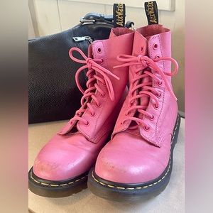 Dr. Martens 1460 Women’s Pascal Virginia Leather Boots in Thrift Pink Size 9